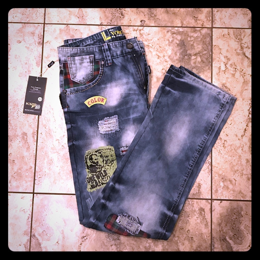 NWT men’s fashion blue jeans run extremely small